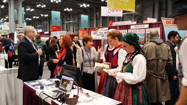 Hungarian dancers at the Minted Prose ZoOm Hungary Booth